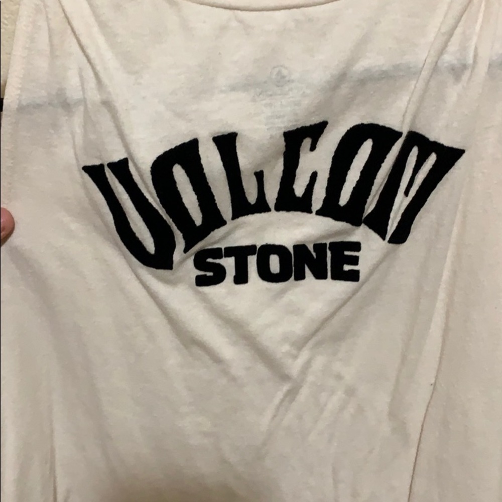 Volcom tank 🌻 - Picture 2 of 2